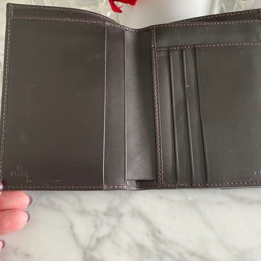 Fendi Zucca authentic ladies wallet (Authentic) - Picture 4 of 6